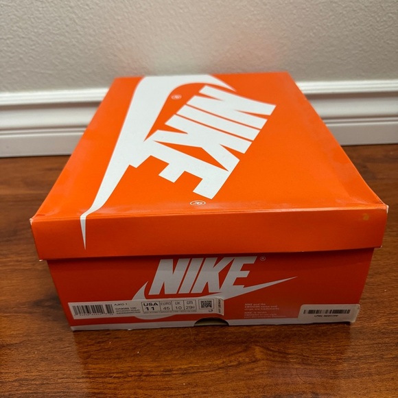 Jordan 1 Retro AJKO Chicago (2021) Size 11 - Picture 9 of 9